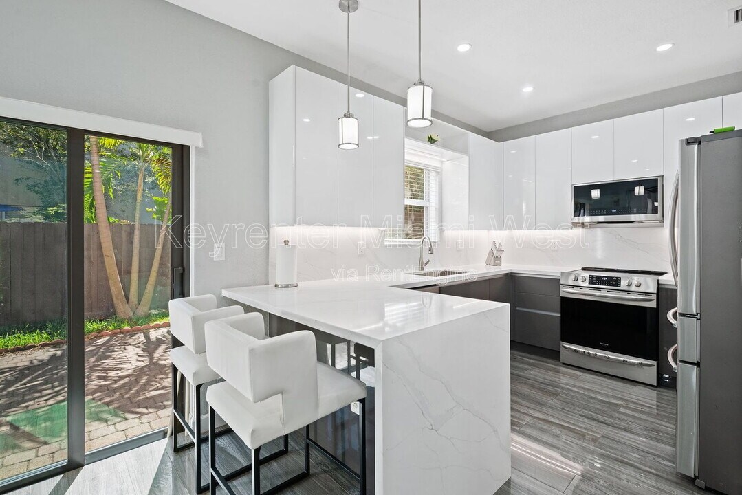 22387 SW 89th Ave in Cutler Bay, FL - Building Photo