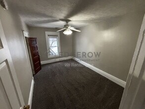 742 Mc Reynolds Ave NW in Grand Rapids, MI - Building Photo - Building Photo