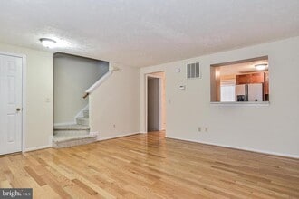 43859 Chloe Terrace in Ashburn, VA - Building Photo - Building Photo
