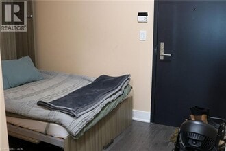 955 Bay St. in Toronto, ON - Building Photo - Building Photo