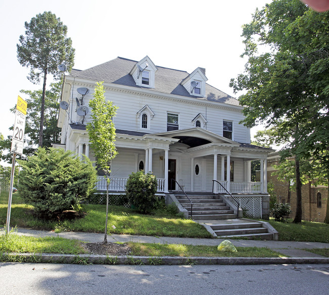 6 Oberlin St in Worcester, MA - Building Photo - Building Photo