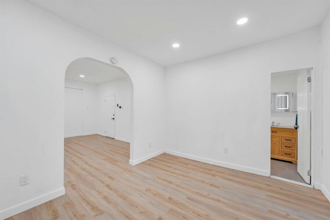 110 34th St in Union City, NJ - Building Photo