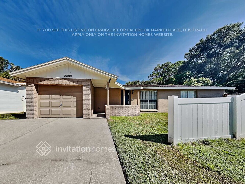 10102 Benbrook Ct in Tampa, FL - Building Photo
