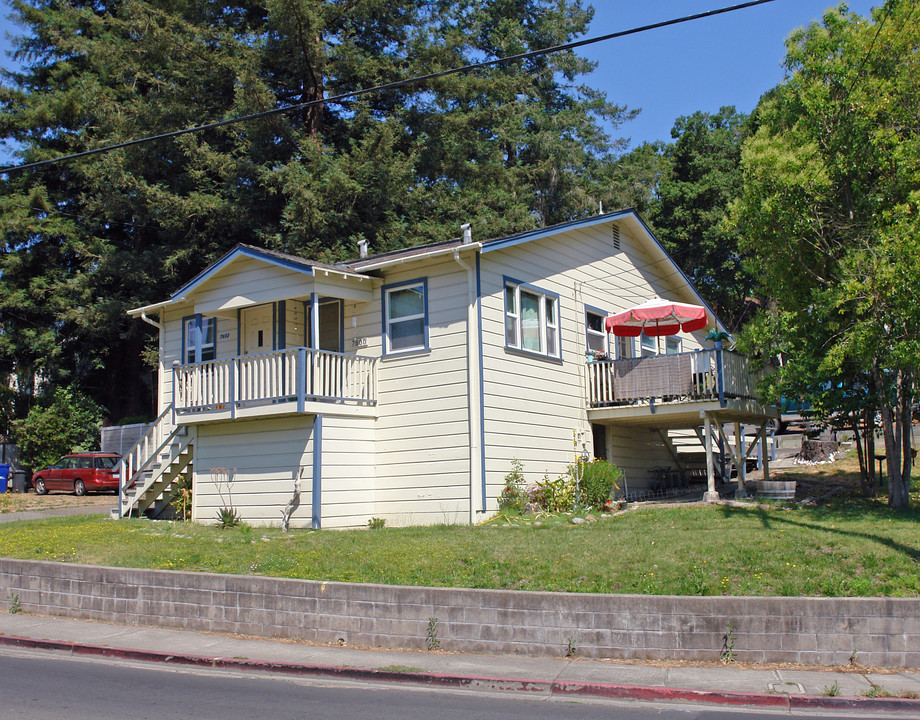 7600 Bodega Ave in Sebastopol, CA - Building Photo