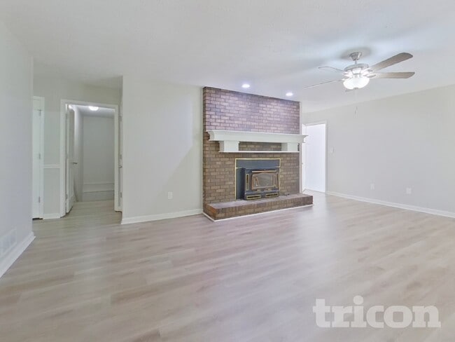 5681 Lanny Dr in Powder Springs, GA - Building Photo - Building Photo