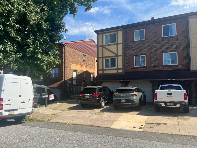 15139 Beverly Dr in Philadelphia, PA - Building Photo