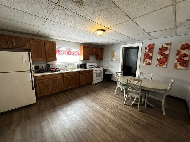 140-142 Grumbach Ave in Syracuse, NY - Foto de edificio - Building Photo