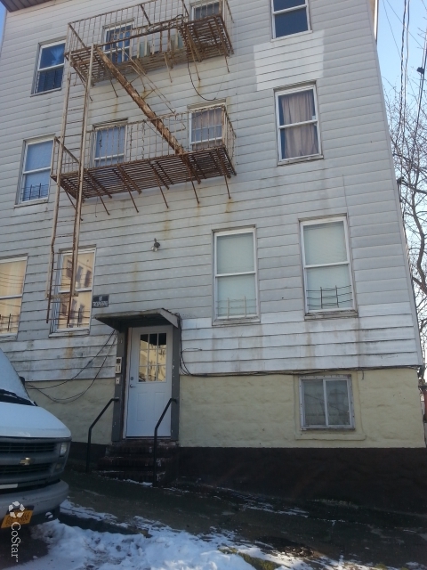 30 Herriot Pl in Yonkers, NY - Building Photo