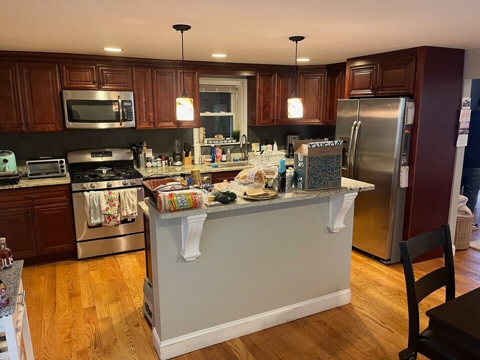 219 Bolton St, Unit 1 in Boston, MA - Building Photo