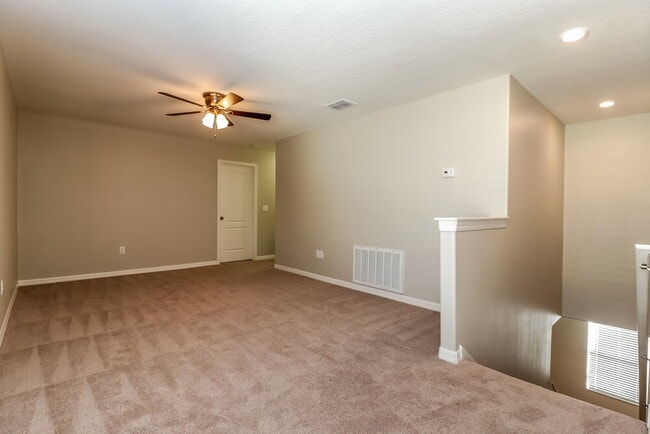 13714 Lakemont Dr in Hudson, FL - Building Photo - Building Photo