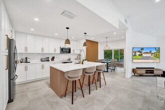 9197 Magnolia Ct in Davie, FL - Building Photo - Building Photo