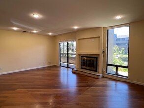 800 Sea Spray Ln in Foster City, CA - Building Photo - Building Photo