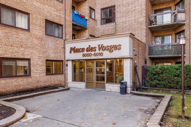 Place Des Vosges 6000-6010 in Côte-St-Luc, QC - Foto de edificio - Building Photo