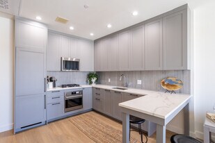 Le Noble in Los Angeles, CA - Building Photo