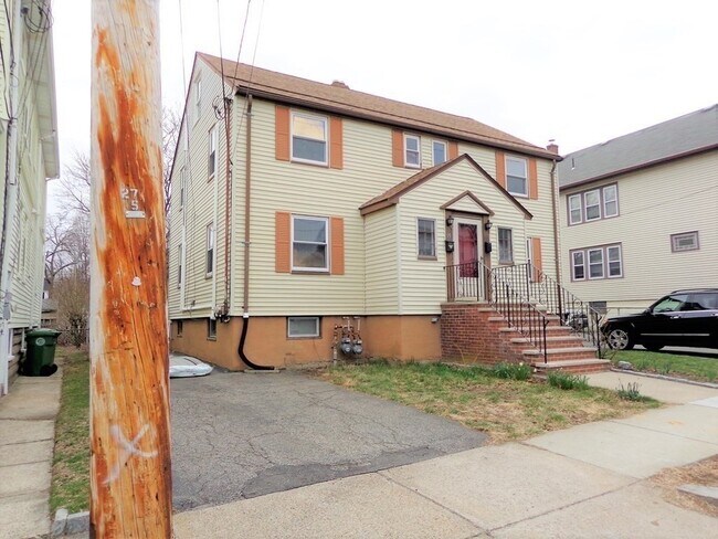 35 Bromfield St in Watertown, MA - Building Photo - Building Photo