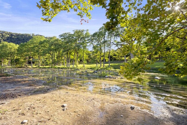 301 Hub Dr in Wimberley, TX - Building Photo - Building Photo