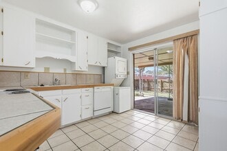 Adorable 2 bedroom 1 bath apartment! in Alamogordo, NM - Building Photo - Building Photo