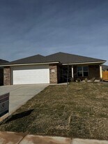 4402 Sunset St in Amarillo, TX - Building Photo