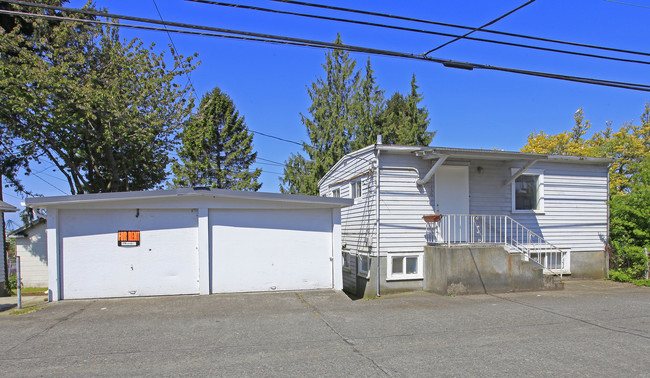 2719-2721 Grand Ave in Everett, WA - Foto de edificio - Building Photo