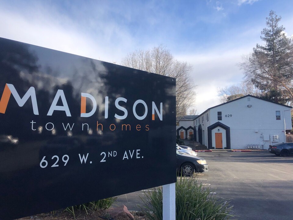 Madison Townhomes in Chico, CA - Building Photo