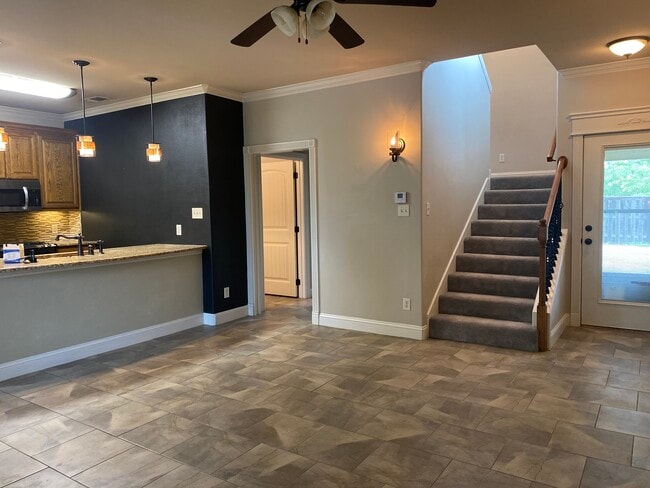 1003 Holden St in Glen Rose, TX - Building Photo - Building Photo