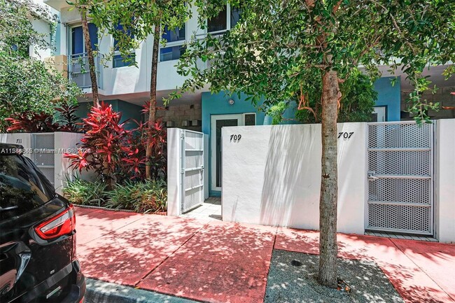 709 2nd St, Unit 5 in Miami Beach, FL - Building Photo - Building Photo