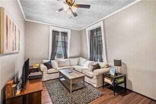 563 Putnam Pike in Smithfield, RI - Building Photo