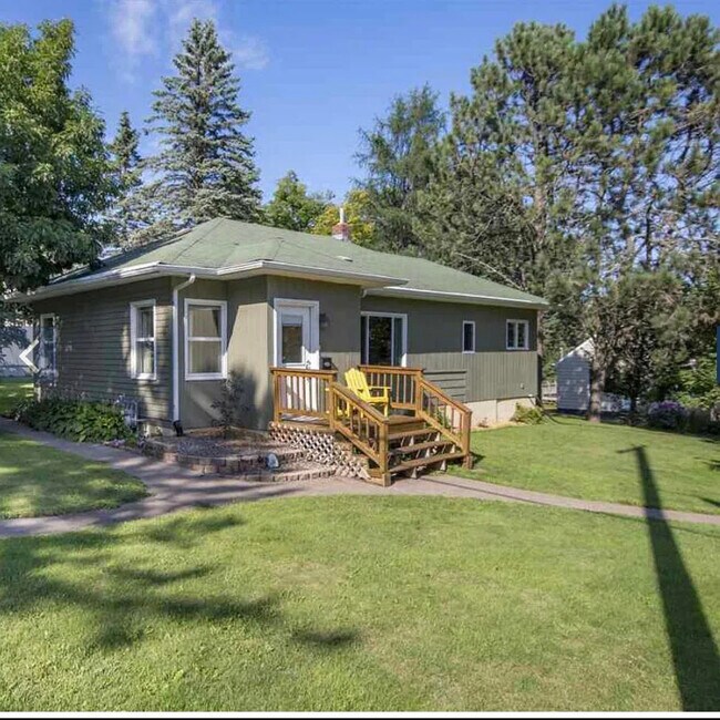 165 W Redwing St Rentals in Duluth, MN