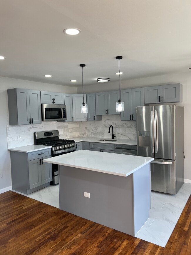 property at 924 Stuyvesant Ave