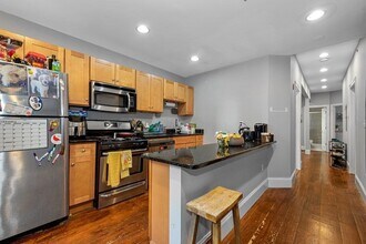 16 Sewall St, Unit 2 in Boston, MA - Foto de edificio - Building Photo