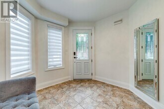 1097 Grandeur Crescent in Oakville, ON - Building Photo - Building Photo