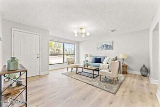 3807 Ernjo Rd in Jacksonville, FL - Building Photo - Building Photo