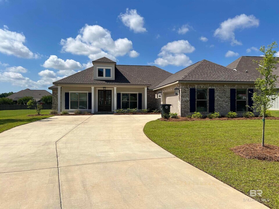 686 Kitfox Ave in Fairhope, AL - Building Photo