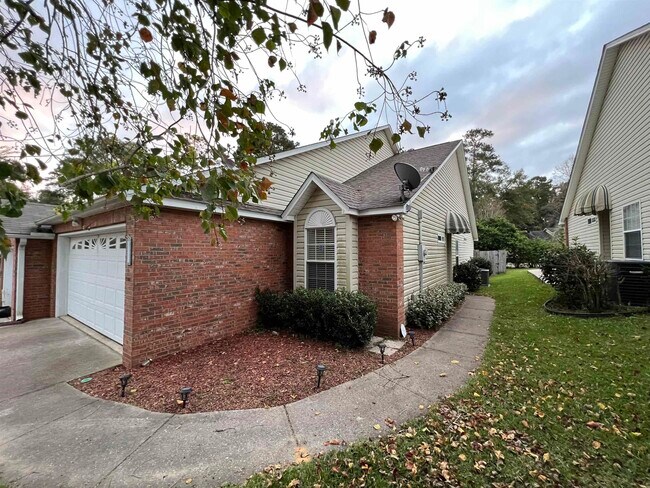 7305 Hollis St in Tallahassee, FL - Building Photo - Building Photo