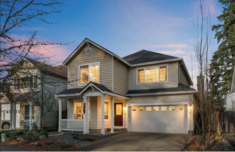 1328 NE Parkside Dr in Hillsboro, OR - Building Photo