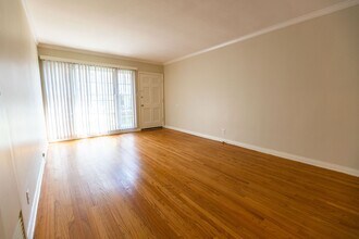 410 Veteran Avenue in Los Angeles, CA - Building Photo - Interior Photo