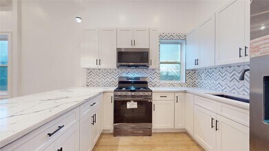 2050 Strauss St in Brooklyn, NY - Building Photo - Building Photo
