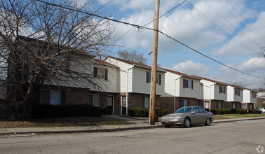 300-306 Clay Ave in Dayton, KY - Foto de edificio - Building Photo