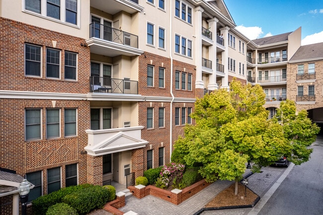 Vinings Main in Atlanta, GA - Building Photo - Building Photo