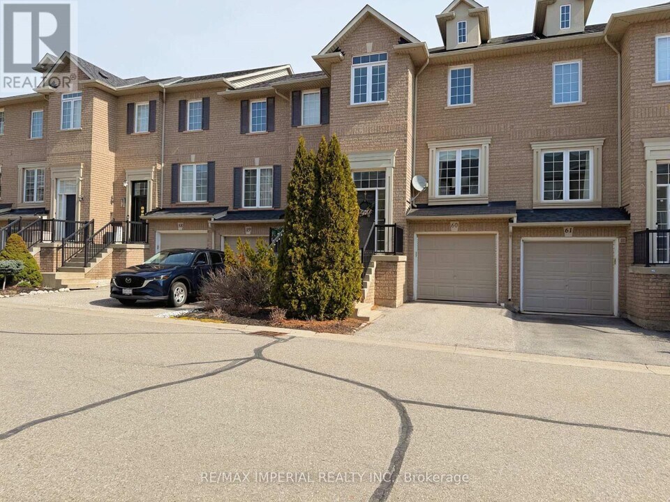 2280 Baronwood Dr in Oakville, ON - Building Photo