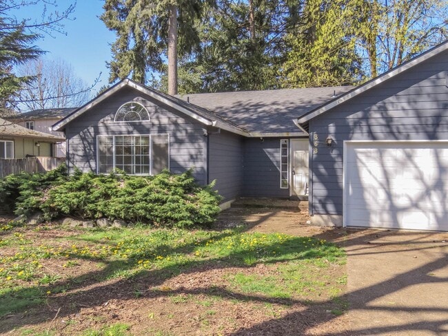 368 NW Sadie Ct in Hillsboro, OR - Building Photo - Building Photo