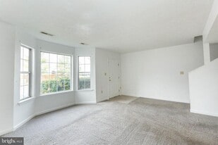 160 Stadium Cir in Inwood, WV - Building Photo