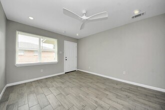 5435 Pardee St in Houston, TX - Building Photo - Building Photo