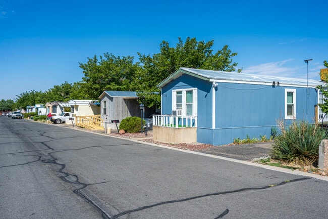 Holly Home Park in Albuquerque, NM - Foto de edificio - Building Photo