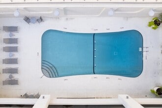 The Palms on Main in Columbia, SC - Building Photo - Interior Photo