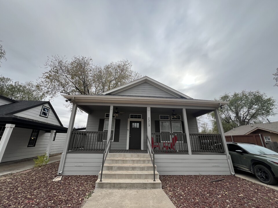 2313 15th St in Lubbock, TX - Building Photo