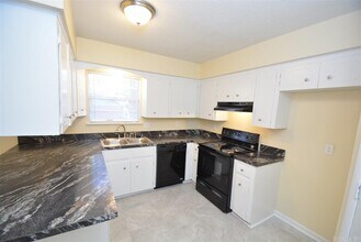 9600 Cerelle Dr in Little Rock, AR - Building Photo - Building Photo