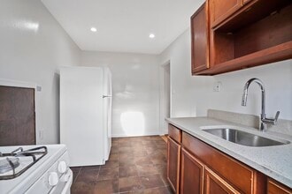 1824 Summerfield St, Unit 2nd Floor in Ridgewood, NY - Foto de edificio - Building Photo