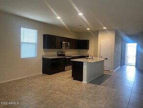 1023 W Avalon Canyon Dr in Casa Grande, AZ - Building Photo - Building Photo