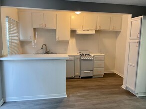 232 39th St, Unit 232 in Manhattan Beach, CA - Building Photo - Building Photo